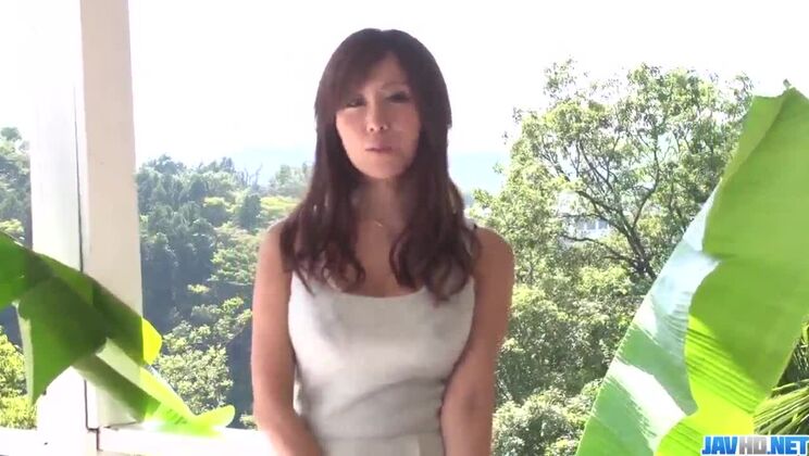 Top outdoor Japanese porn with sexy Chihiro Akino - More at javhd.net