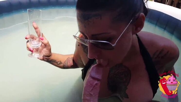 After the anal in the pool, milf drinks sperm from the glass (2st part)
