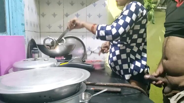 The maid who came from the village did not have any leaves, so the owner took advantage of that and fucked the maid (Hindi Clear Audio)