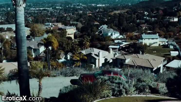 EroticaX - Making y. Teen Girlfriend Feel Special