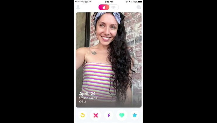 Tinder Hookup Turns Hot: BBC Fucks Her on First Date