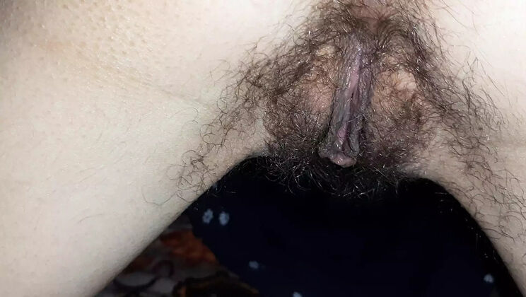 Juicy Lesbian Orgasms: Hairy Pussy & Pussy Eating in HD