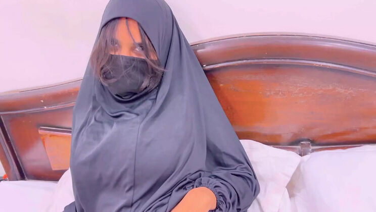 Desi Muslim Teen in Hijab Gets Rough Missionary Fuck by Big Dick - Indian Girl Loud Moaning