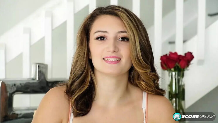 Busty Teen Britt James Masturbates in HD - Big Tits & Big Ass Solo