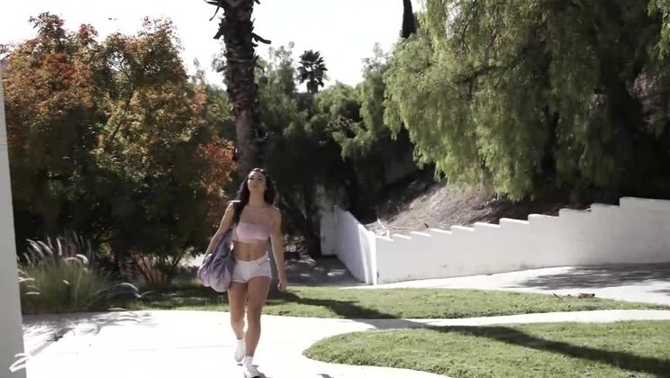 Brooklyn Gray Finally Gets To Fuck Stepdad When Home From College - ZeroTolerance