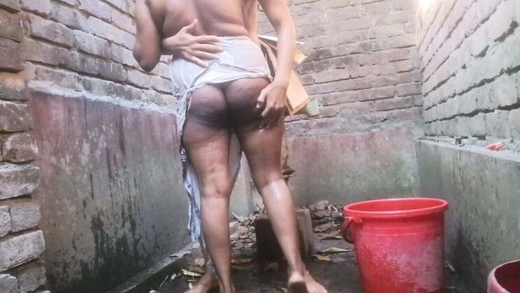 Desi Girl Shower Sex - Hot Bangladeshi Bhabhi Fucked Hard in Bath