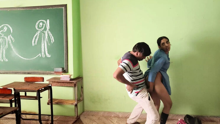 Shy Indian College Couple First Time - Desi Teen Tight Pussy Fucked Hard