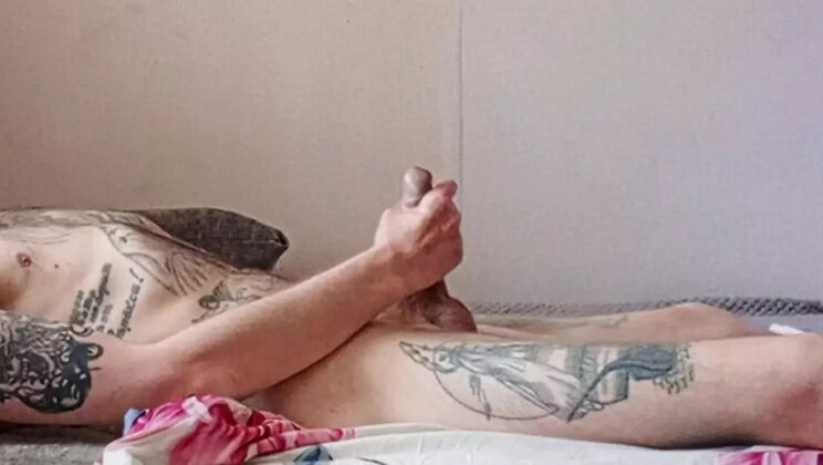 Stepmom Catches Me Jerking Off & Sucks My Cock Until I Cum In Her Mouth - Zona901