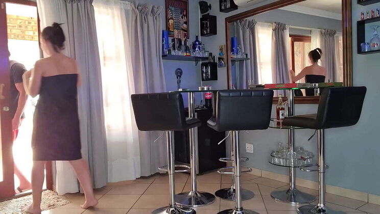 Pizza Delivery Guy Gets Surprise Blowjob From Teen For Payment