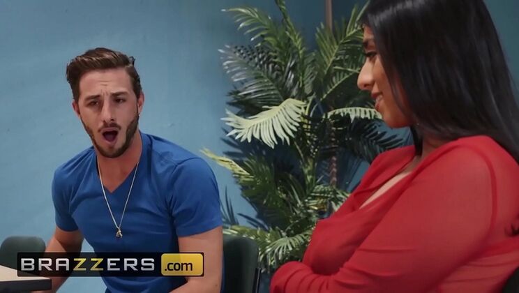 Big Tit Teacher Violet Myers Gives Blowjob in Classroom - Brazzers
