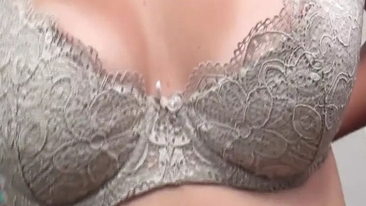 Hot Amateur Casting with Big Ass and Natural Tits - Diablesse Anal & Facial