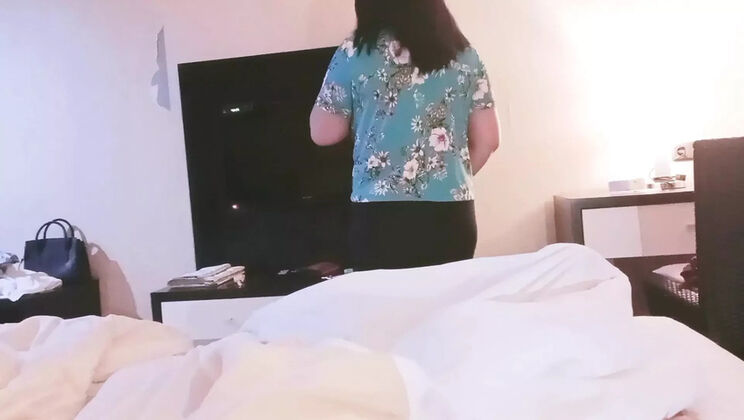 Hot Indonesian Stepmom Cheats on Husband with Young Lover - Creampie Fuck