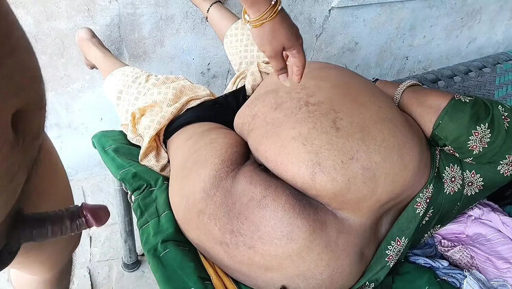 Hot Indian Aunty Pooja Screams in Pleasure - Rough Anal & Missionary Fuck - Desi MMS BDSM POV