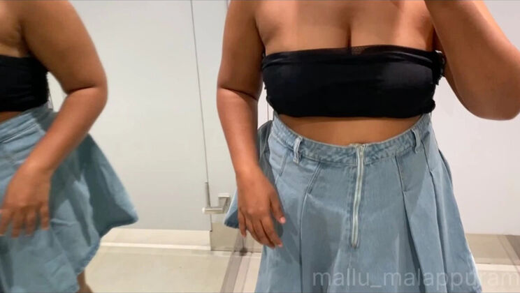 Kerala Mallu Wife Fingering Her Wet Pussy in Mall Trial Room - Big Ass Desi Aunty