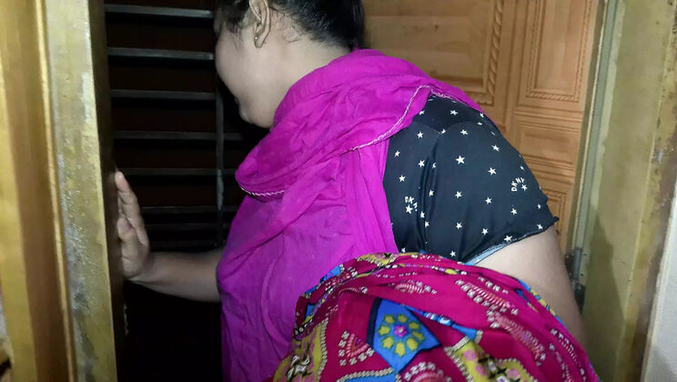 Bangladeshi Stepdad Fucks His Hot Stepdaughter in 4K - Desi Outdoor Sex