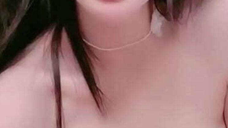 Sexy Chinese Babe Live Stream - Hot Webcam Show