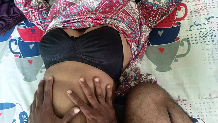 Hot Chennai Housewife Fingered by Wonder in 4K HD