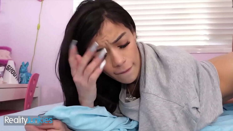 Stepdad Cures Stepdaughter Savannah Sixx With Hardcore Sex - Blowjob, Doggy & Cum on Pussy