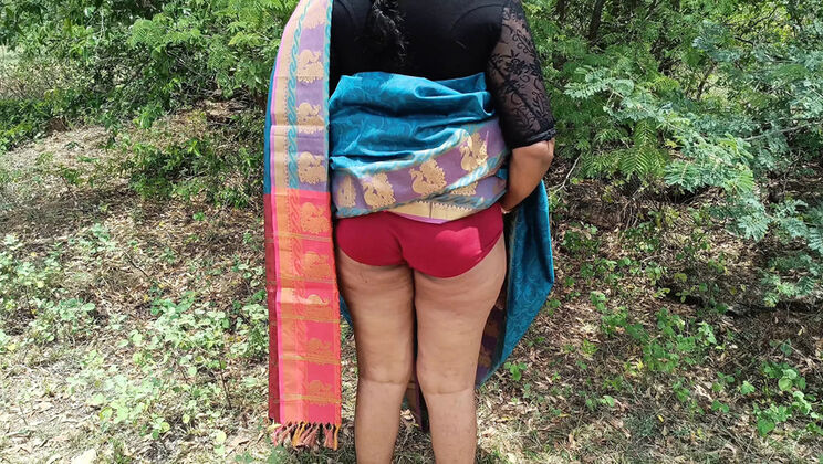 Family Outdoor Public Sex with Stranger - Pushpa Valli & Magilmathi Hot Tamil Aunty Role Play