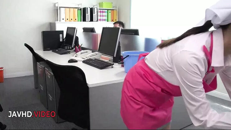 Chihiro Akino Hot Japanese MILF Gives Amazing Blowjob - Uncensored JAV