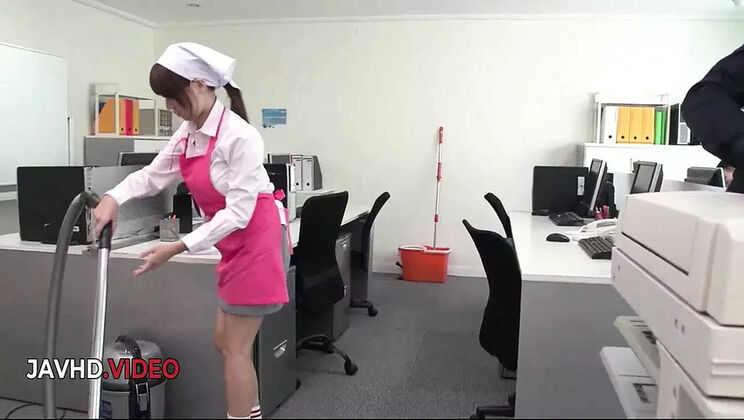 Chihiro Akino's Amazing Blowjob Skills Stun Her Office Ladies - Hardcore JAV