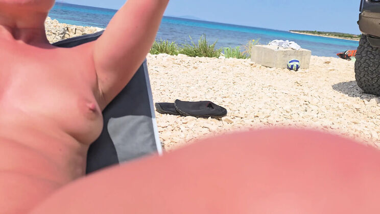 Amateur German MILF Tiptop161 Gets Fisted and Squirts on Beach in 4K HD