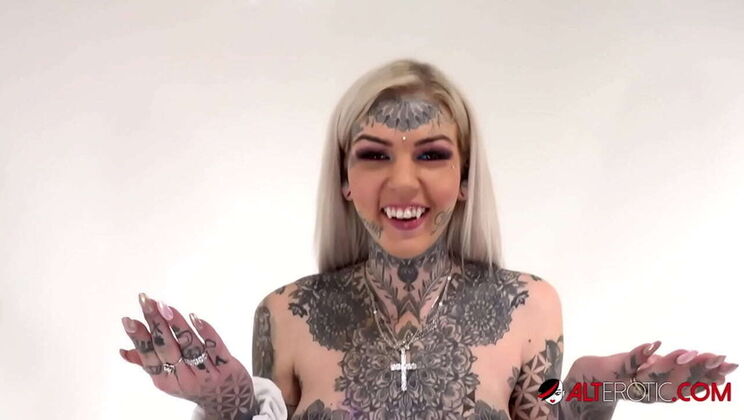 Amber Luke Tattooed Aussie Solo Masturbation with Toy First Time Tremor