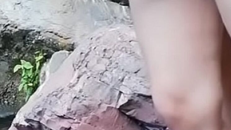 Petite Colombian Amateur Estefani Gets Public Anal Sex by the River with Crisanto