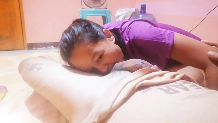 Bored Filipina Wife Fucks Random Guy At Home - Arramia Creampie