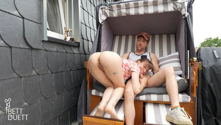 Amateur German Couple First Time Outdoor Sex on Beach Chair - Creampie Riding