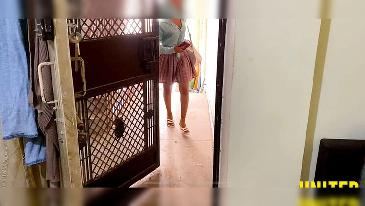 Hardcore Sex With Alone Indian Stepsister Friend - Taking Advantage 18 Year Old Girl