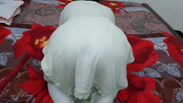 Desi Chubby Mom Fucked Hard in Hindi Role Play - QueenbeautyQB