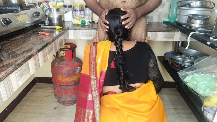 Indian Housewife Kitchen Sex - Hot Desi Aunty Hardcore Role Play