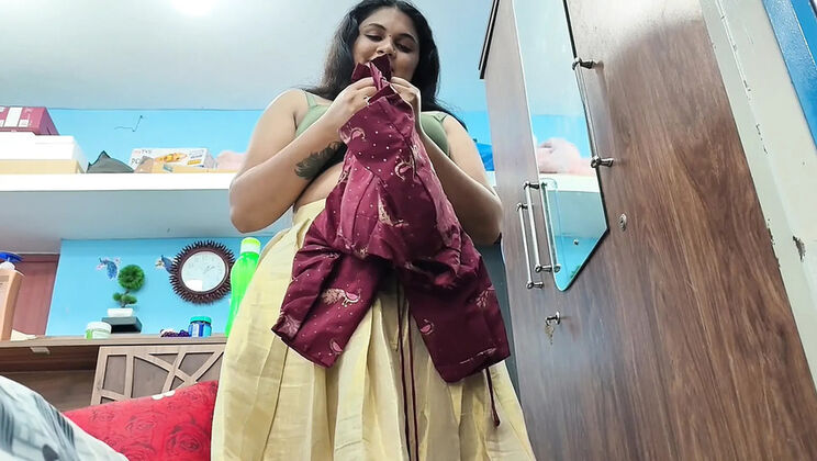 Mallu Couple Hot Sex Vlog - Indian Wife Dirty Talk in Bedroom