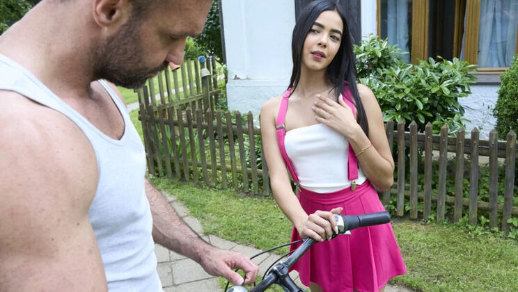 Kubera Fortuna Hot Stepdaughter Blowjob Outdoor Teen Sex 4K