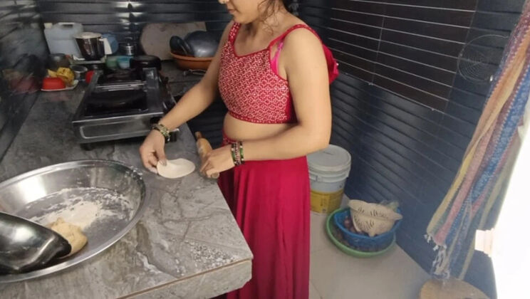 Desi Bhabhi Hot Romantic Fuck With Devar In Kitchen - Pyaripooja22