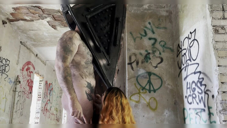 Pyramid Head Cosplay Blowjob Outdoor - VyvaVega Big Dick BBW Doggy Style