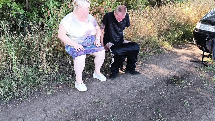 Neighbor MILF sucks my dick deep in park until I cum in her mouth