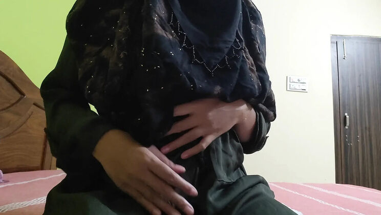 Horny Muslim Girl Hope Love Shows Perfect Body & Big Boobs in Homemade Sex