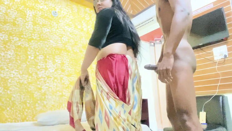 Stepmom and Stepson Light Sex in Cox's Bazar Hotel Room - Nadiyaxxx02 & Mohammad Azim Desi Fucking