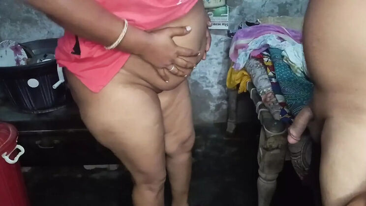 18 Year Old Desi Village Girl Hardcore Blowjob and Real Orgasm - Homemade Indian Sex