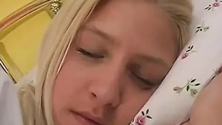 My Stepsister Sarah Wright is a Bitch and Loves Blowjobs