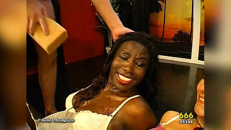 Horny Lesbian Orgy Pissing & Cock Sucking - Wet Gangbang Fuck