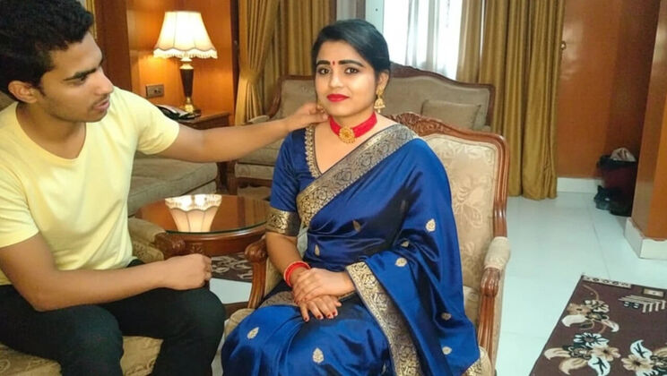 Indian Bhabhi Fucked Hard For Money - Big Natural Tits Doggy Style Homemade Sex