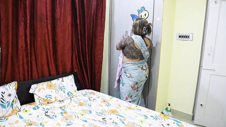 Hardcore Threesome with Mallu Servant - Big Ass Desi Bhabhi Fucking in Doggy Style