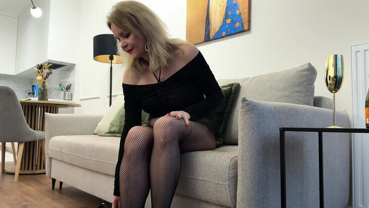 Crazy Blonde Granny Solo Masturbation - Naked Grandma Jerking Off With Dildo