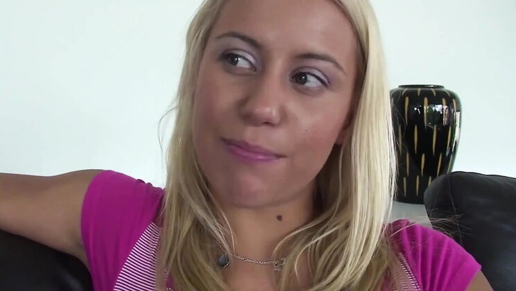 Blonde Femdom Pee On Slaves - Nikky Thorne Golden Shower Fetish