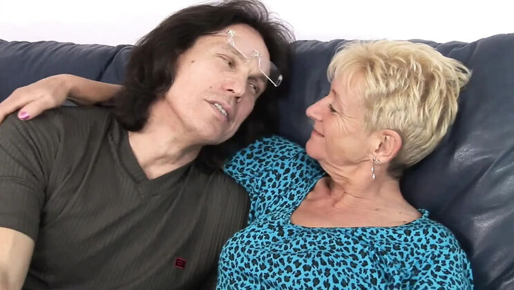 Blonde Granny Pissing Fetish HD - Busty Grandma Shower Fuck