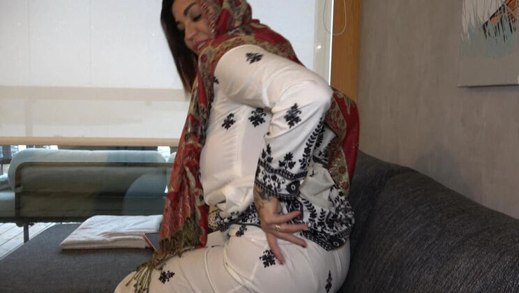 Hijab Stepmom Diana Zilli Shows Stepson Her Big Tits and Ass for Taboo Sex