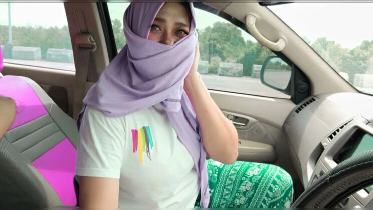 Indonesian Hijab Girl Blowjob Challenge in Car - Trying Not to Cum in Mouth